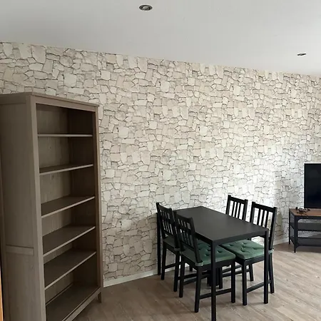 Διαμέρισμα Moni *